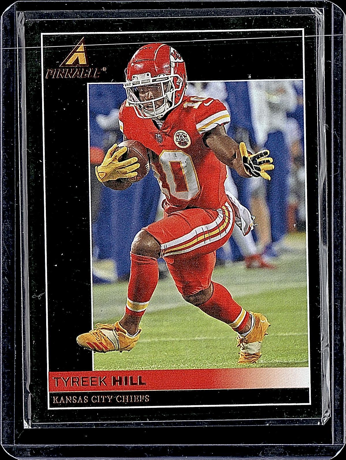 2021 Panini Chronicles #26 Tyreek Hill Pinnacle